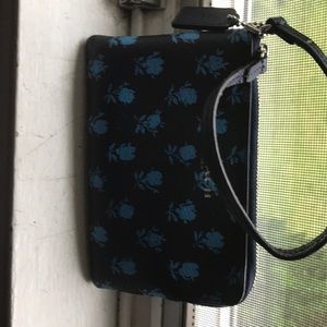 Wristlet coach